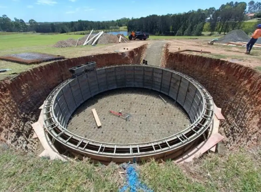 Pengerjaan Konstruksi Tandon Air dari Beton